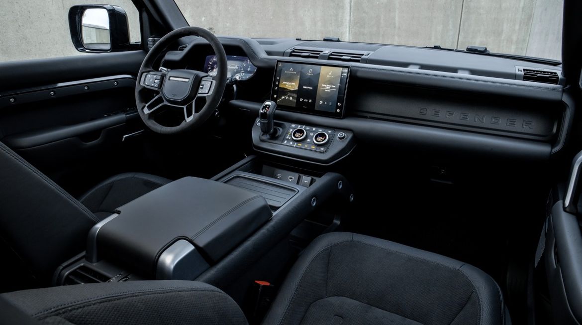 Новый Land Rover Defender получил мотор V8