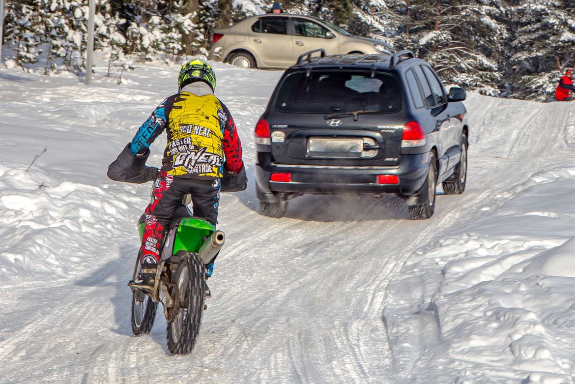 Превращаем Hyundai Santa Fe Classic во внедорожник: тест зимних шин Nokian Hakkapeliitta LT3 на кроссовом полигоне