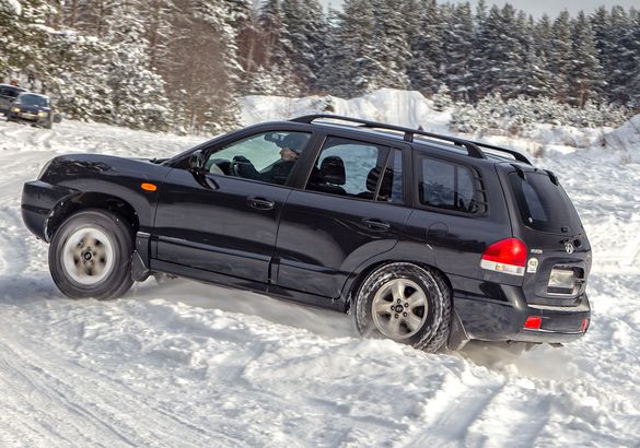 Превращаем Hyundai Santa Fe Classic во внедорожник: тест зимних шин Nokian Hakkapeliitta LT3 на кроссовом полигоне