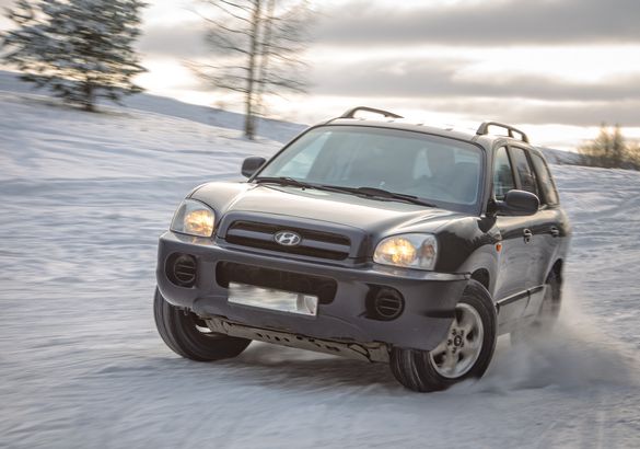 Превращаем Hyundai Santa Fe Classic во внедорожник: тест зимних шин Nokian Hakkapeliitta LT3 на кроссовом полигоне