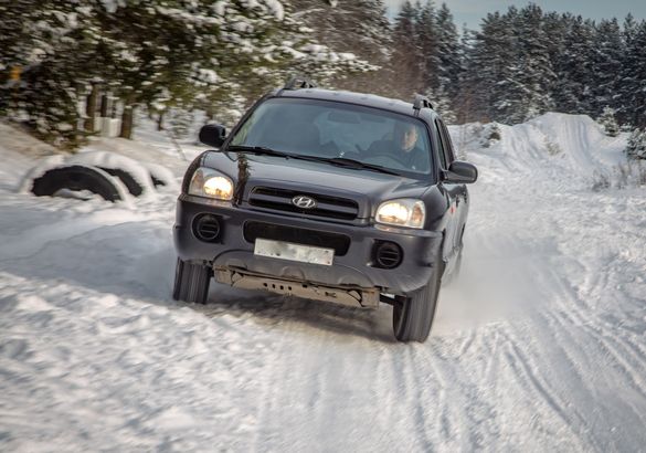 Превращаем Hyundai Santa Fe Classic во внедорожник: тест зимних шин Nokian Hakkapeliitta LT3 на кроссовом полигоне