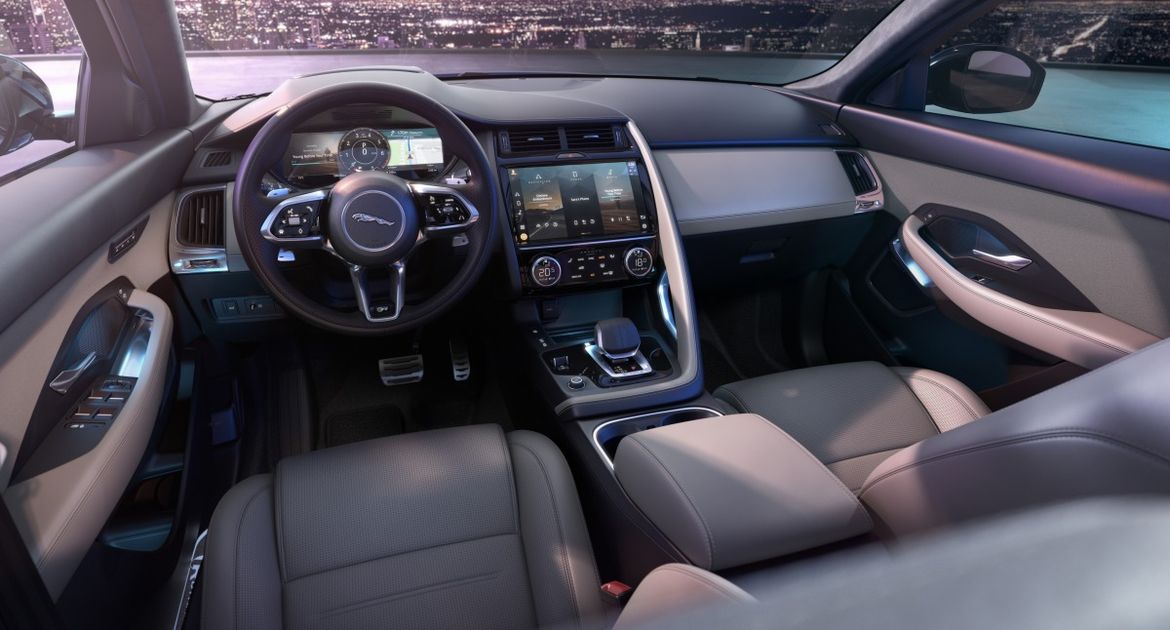 Обновленный Jaguar E-Pace получил российский ценник