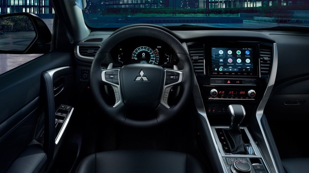 Обновленный Mitsubishi Pajero Sport получил российский ценник