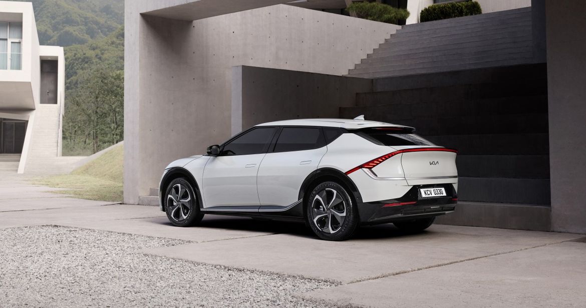 Kia «рассекретила» новый EV6