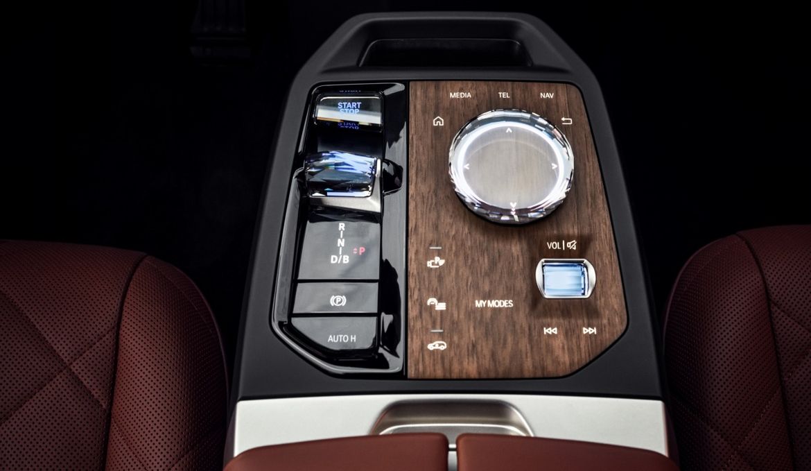 BMW «рассекретил» систему iDrive нового поколения