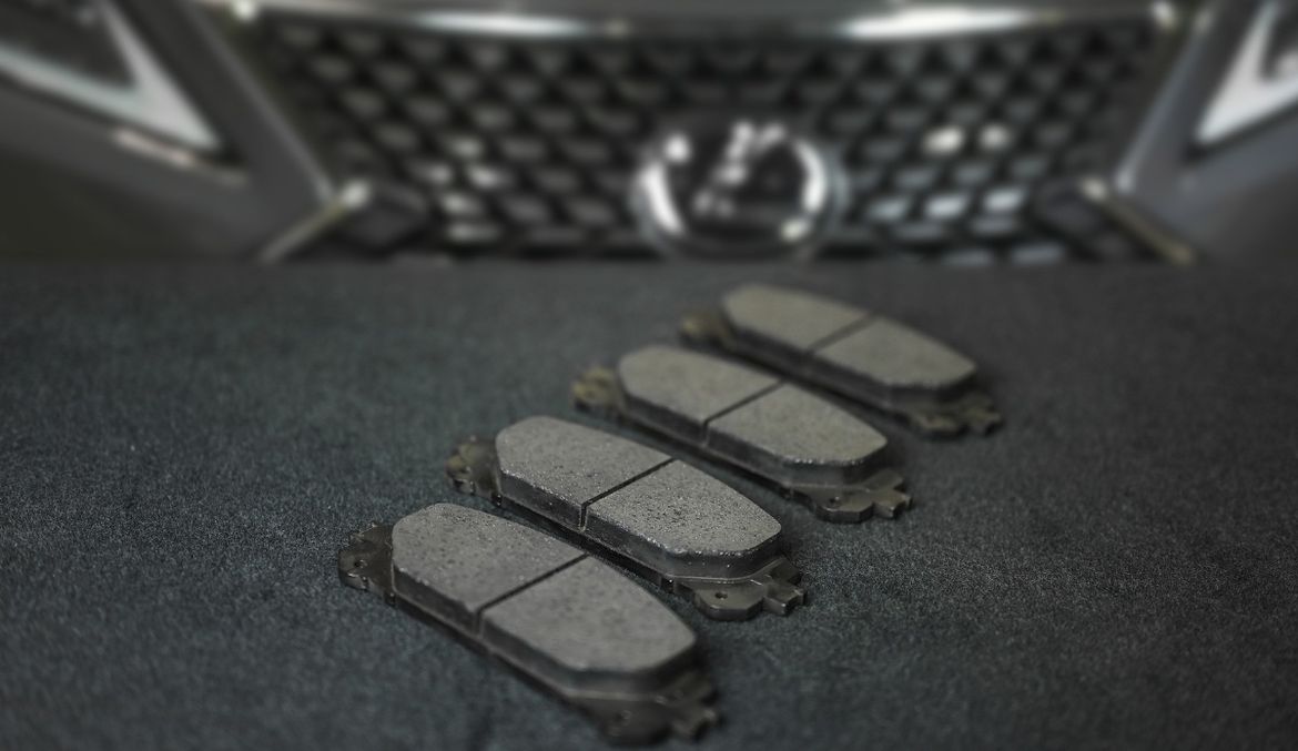 Lexus «скидывает» цены на оригинальные запчасти для владельцев постгарантийных авто