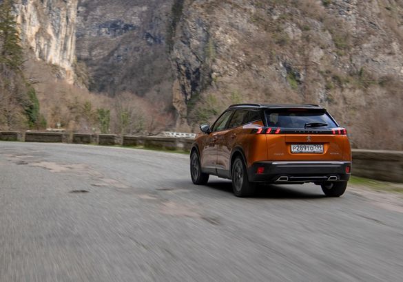 Тест-драйв нового Peugeot 2008: доктор Джекил или мистер Хайд?