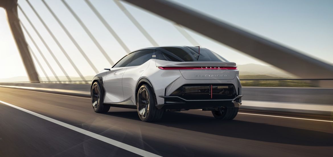 Lexus представил концептуальный электрокроссовер