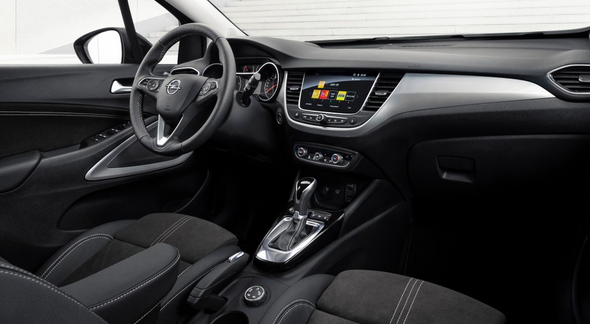 Новый Opel Crossland получил российский ценник