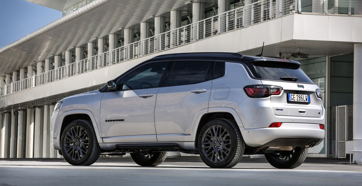 Jeep представил обновленный кроссовер Compass