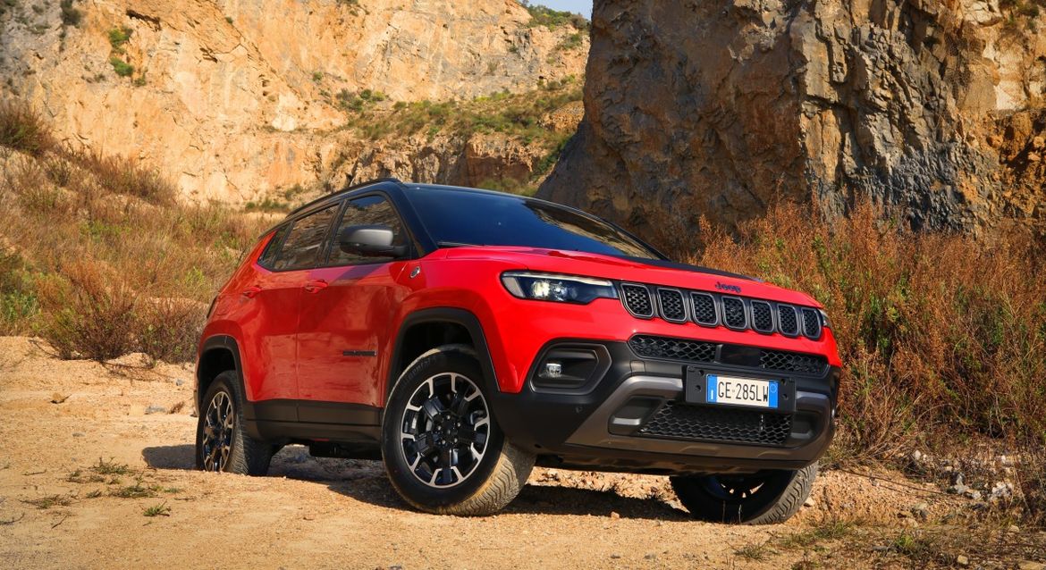 Jeep представил обновленный кроссовер Compass