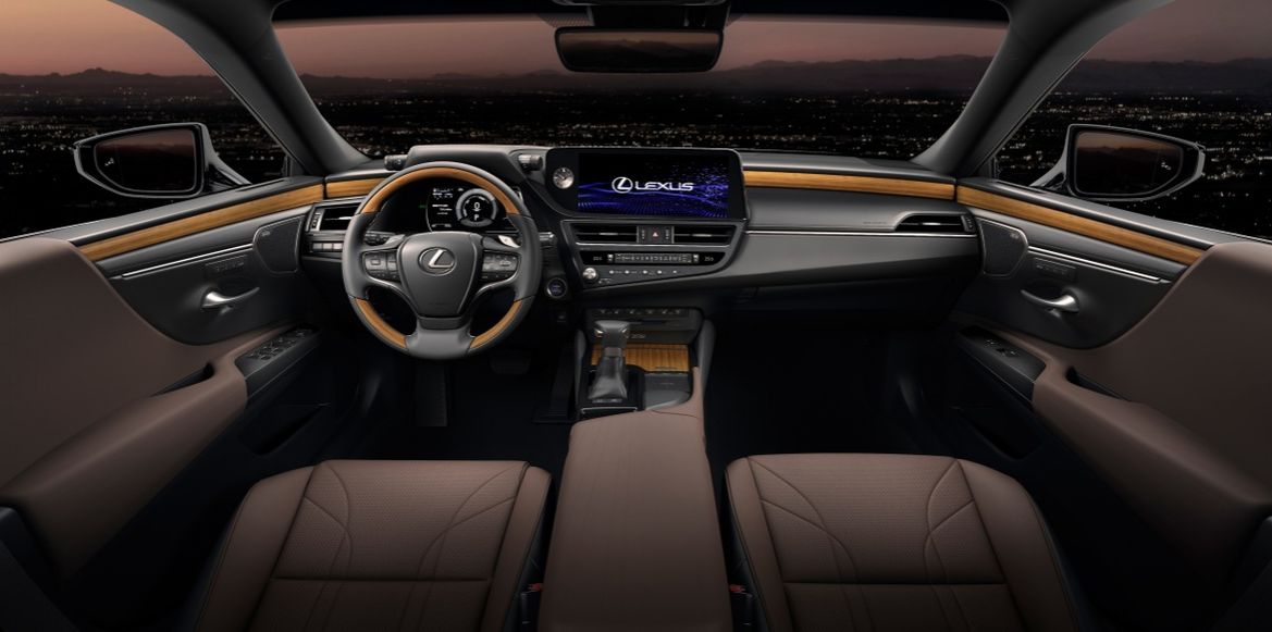 Шанхай 2021: Lexus обновил седан ES