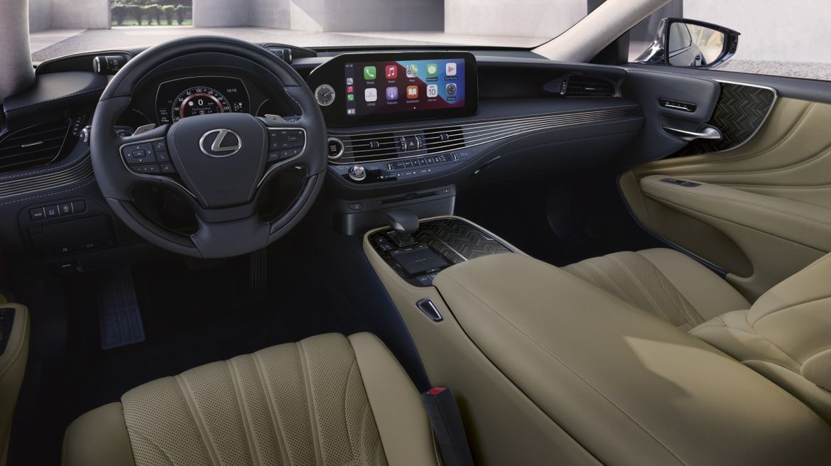 Обновленный Lexus LS получил российский ценник