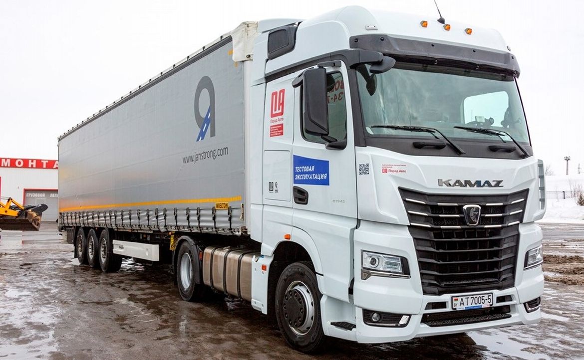 КАМАЗ испытал новый тягач на дорогах Европы