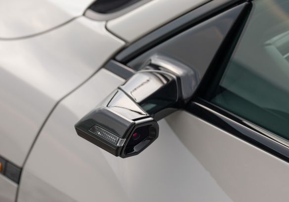Тест-драйв Audi e-tron Sportback: теперь еще и стильный