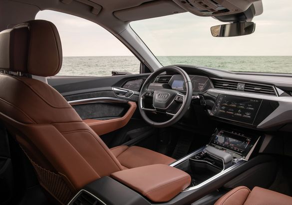 Тест-драйв Audi e-tron Sportback: теперь еще и стильный