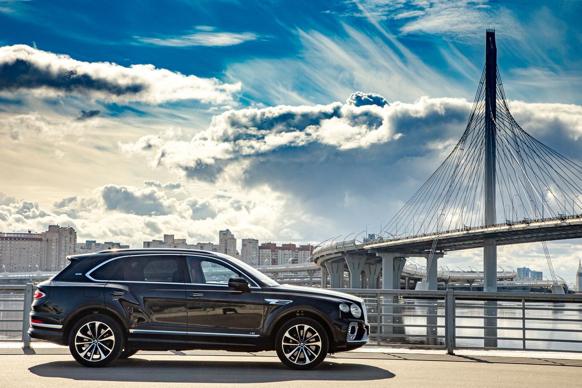 Тест-драйв обновленного Bentley Bentayga V8 First Edition: иррациональный прагматизм
