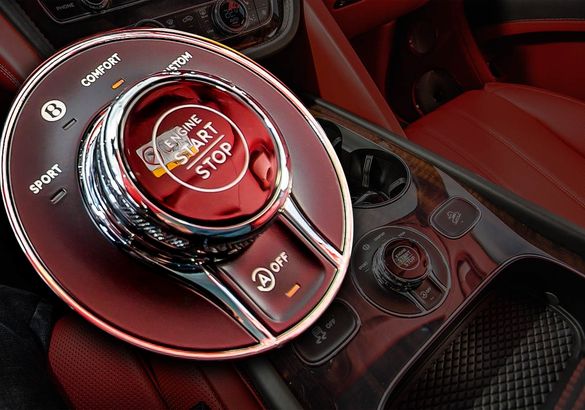 Тест-драйв обновленного Bentley Bentayga V8 First Edition: иррациональный прагматизм