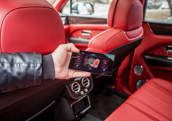 Тест-драйв обновленного Bentley Bentayga V8 First Edition: иррациональный прагматизм
