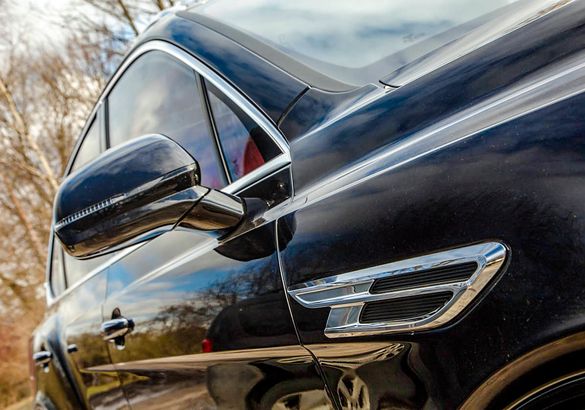 Тест-драйв обновленного Bentley Bentayga V8 First Edition: иррациональный прагматизм