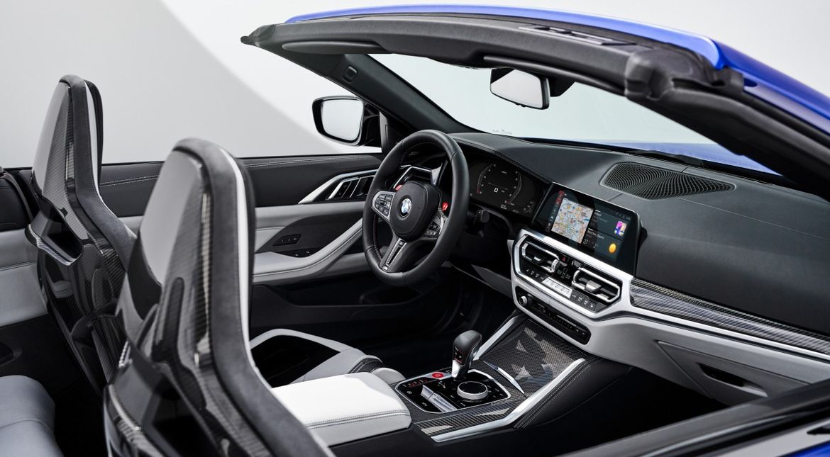 Новому BMW M4 «снесло крышу»