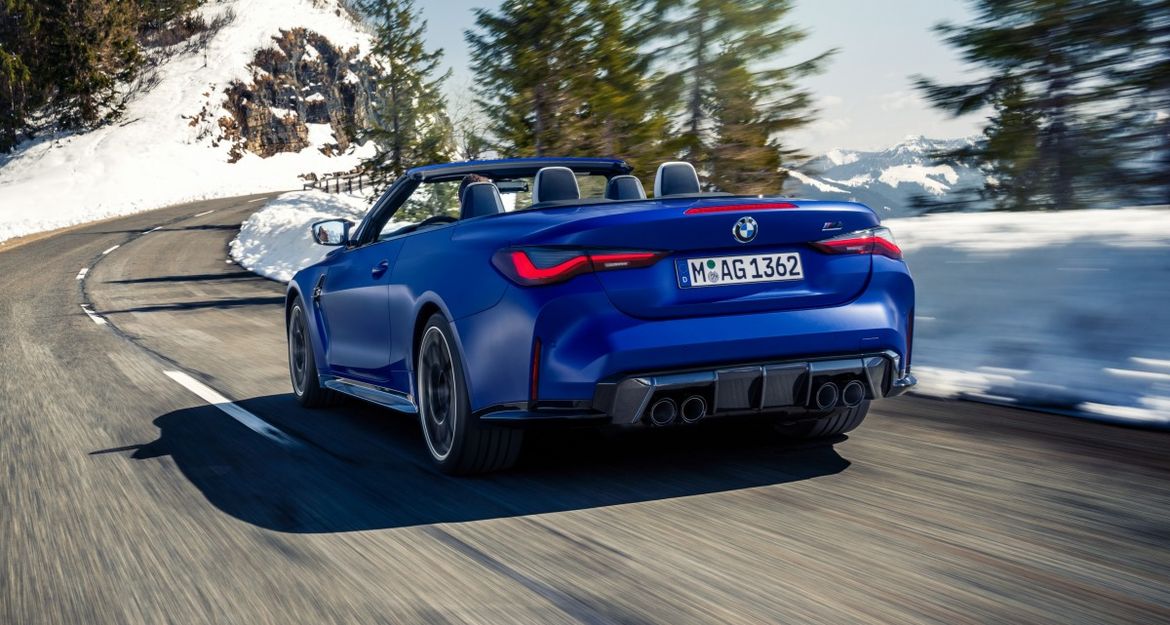 Новому BMW M4 «снесло крышу»