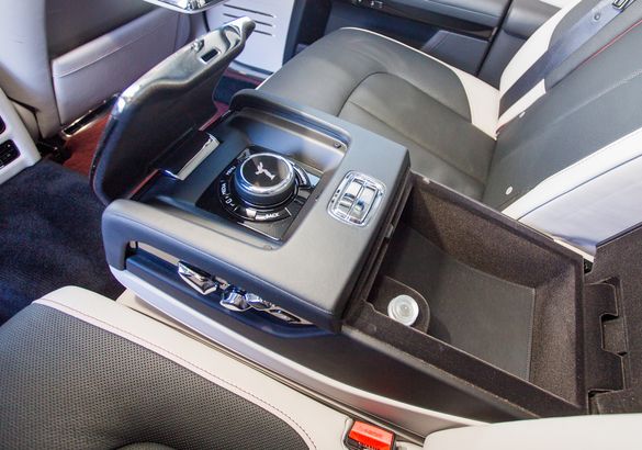 Тест-драйв Rolls-Royce Ghost Extended: а может ли быть лучше?