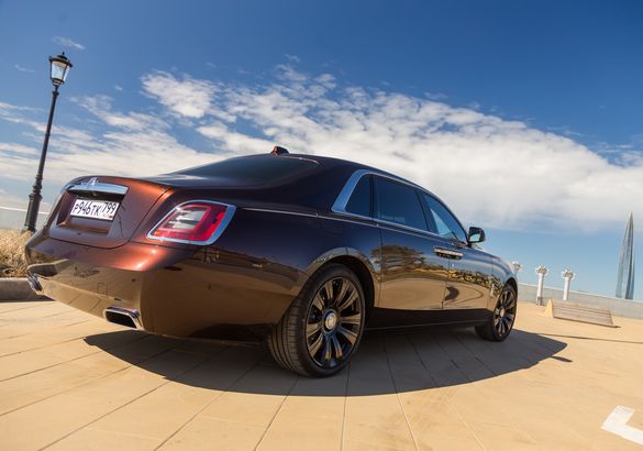 Тест-драйв Rolls-Royce Ghost Extended: а может ли быть лучше?