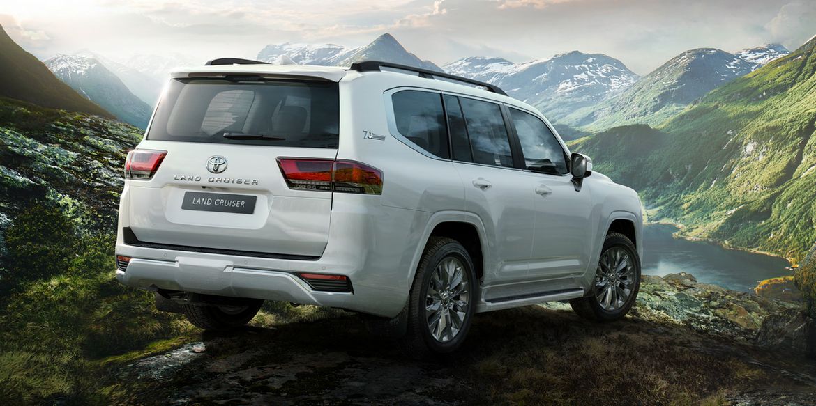 Toyota представила Land Cruiser 300 в России