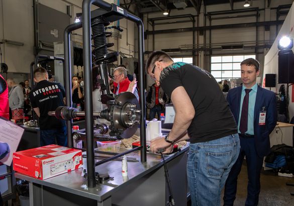 В Москве выбрали лучшего автомеханика года в России