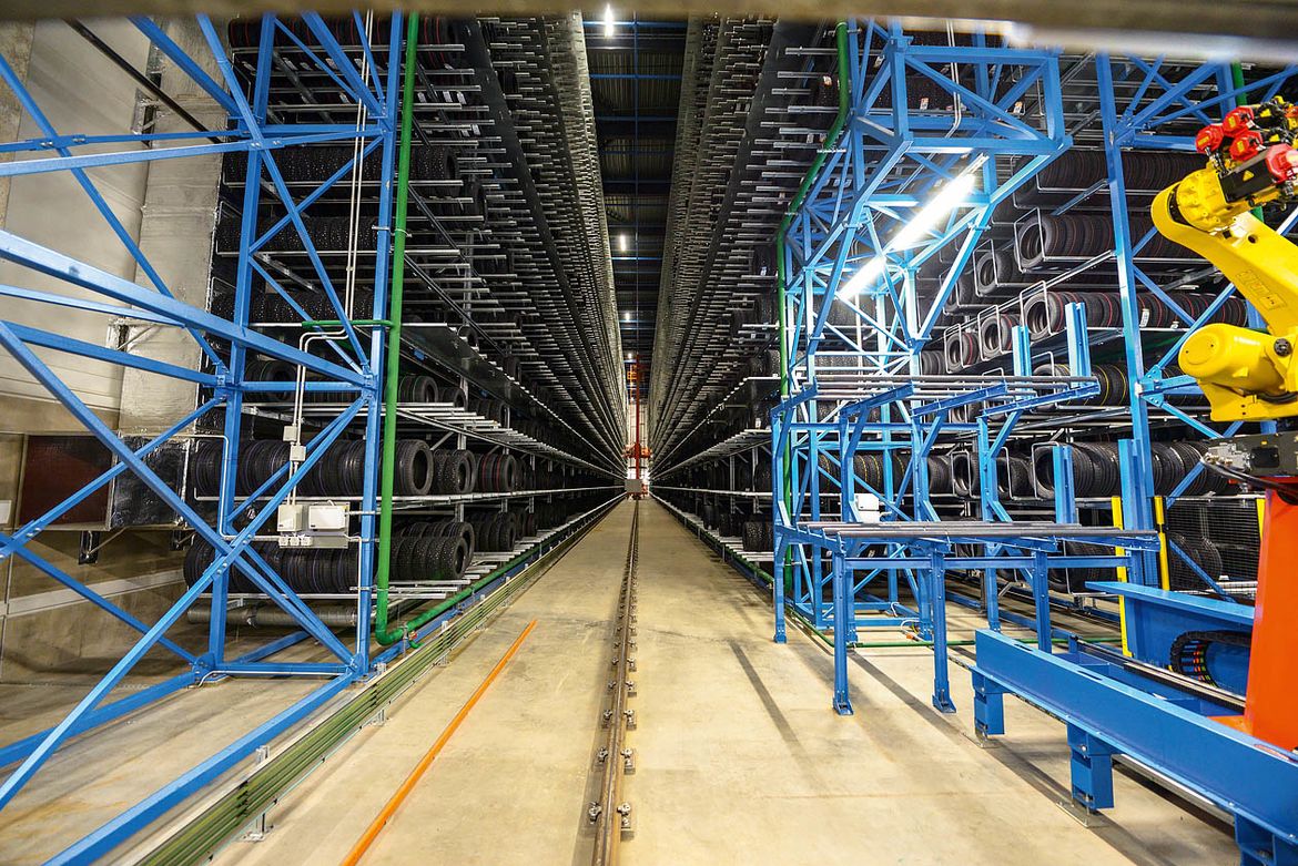 «Это первый подобный проект в мире!»: глава Nokian Tyres Россия презентовал полностью автоматизированный шинный склад