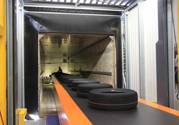 «Это первый подобный проект в мире!»: глава Nokian Tyres Россия презентовал полностью автоматизированный шинный склад