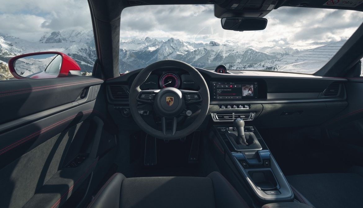 Porsche показал новые модели семейства 911 GTS