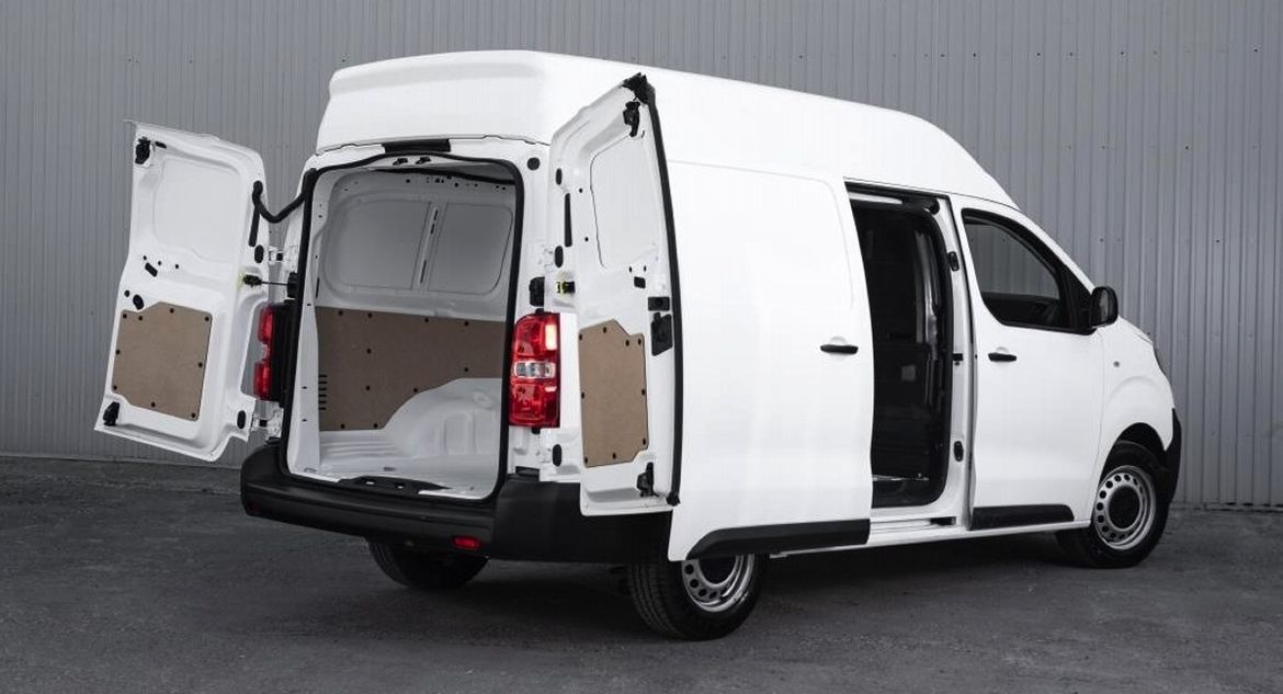 Peugeot показал Expert с высокой крышей