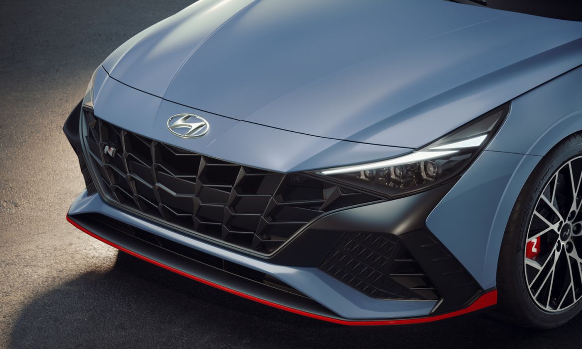 Hyundai представил заряженную Elantra