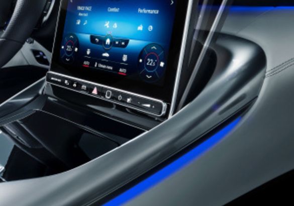 Mercedes-AMG рассекретил салон нового SL