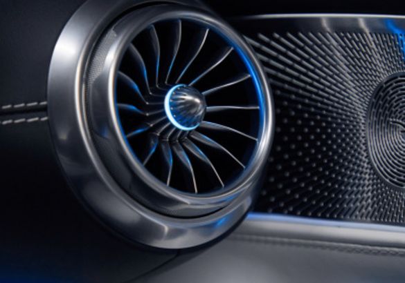 Mercedes-AMG рассекретил салон нового SL