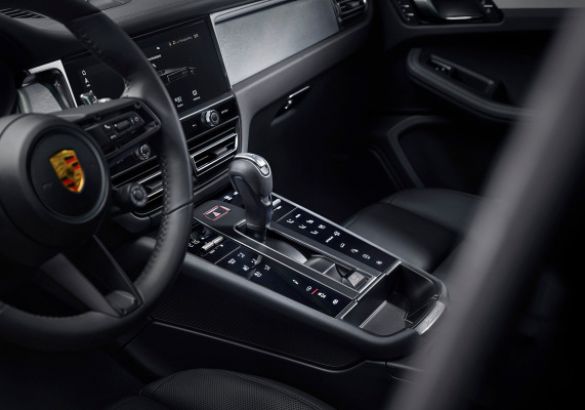 Обновленные Porsche Macan станут мощнее и дороже