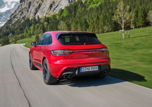 Обновленные Porsche Macan станут мощнее и дороже