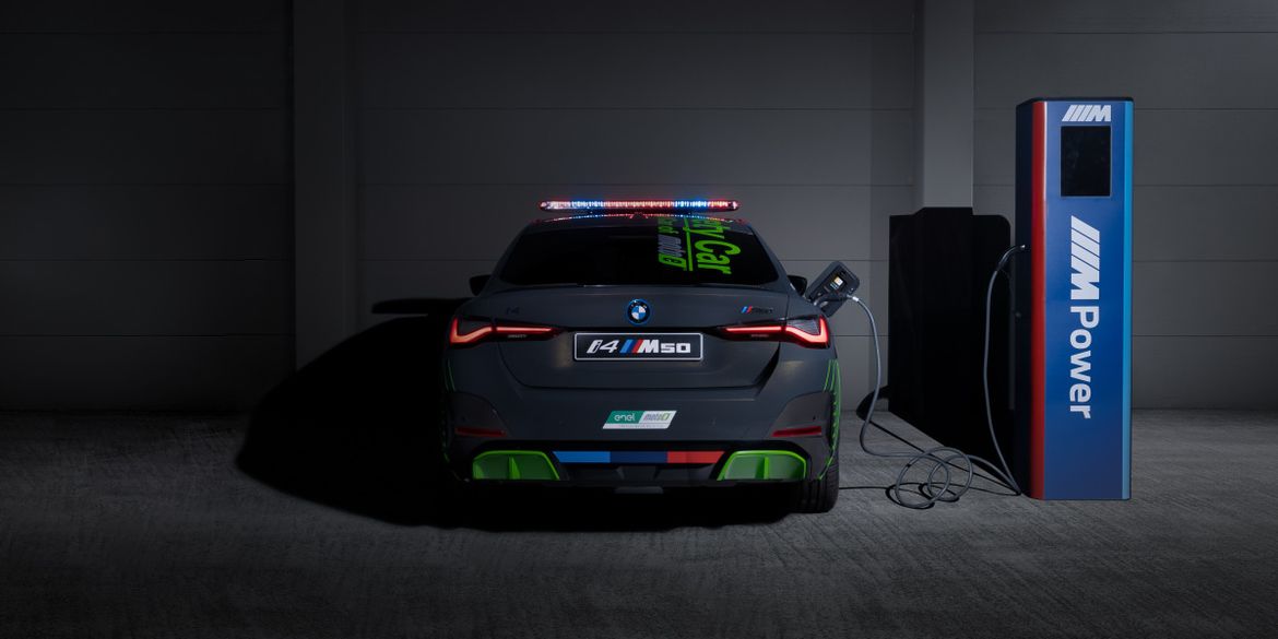 BMW представила электрический пейскар для MotoGP