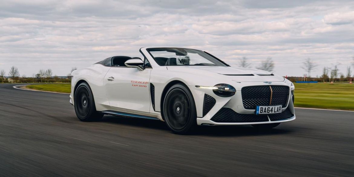 Bentley покажет баркетту Mulliner Bacalar и реплику 90-летнего Blower в Калифорнии