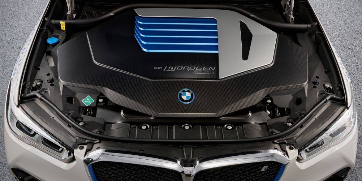 Водородный BMW iX5 покажут в Мюнхене