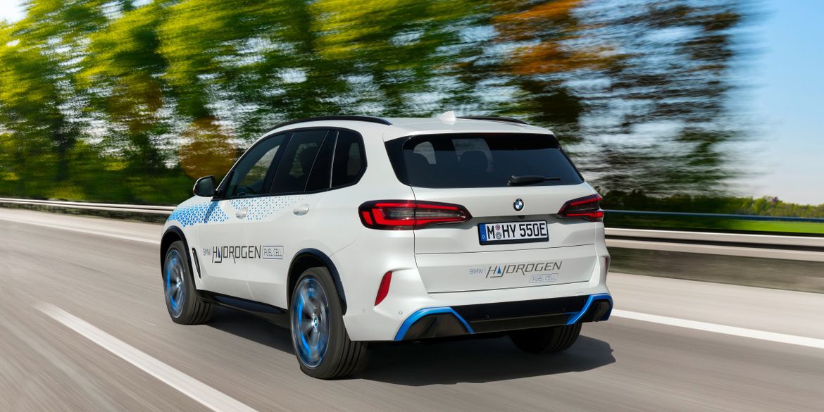 Водородный BMW iX5 покажут в Мюнхене