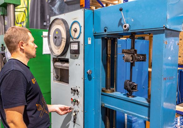 Самый важный привод: проверяем на прочность ремни ГРМ для Lada Granta. Часть 1