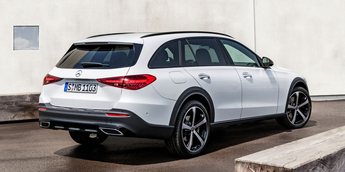 Mercedes-Benz представил «внедорожный» универсал C-Class