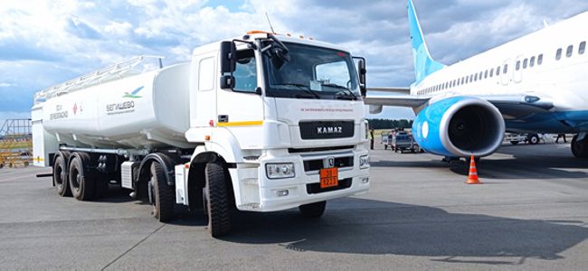 Топливозаправщик на шасси КАМАЗ пополнил спецпарк аэропорта «Бегишево»