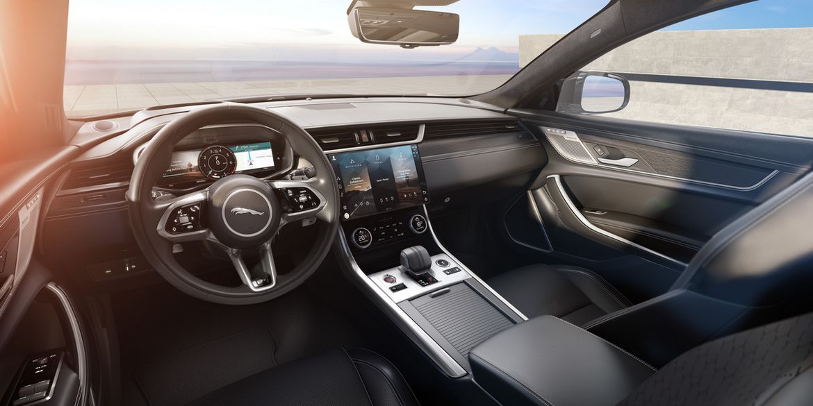 Jaguar представил «черные» версии XF и XE