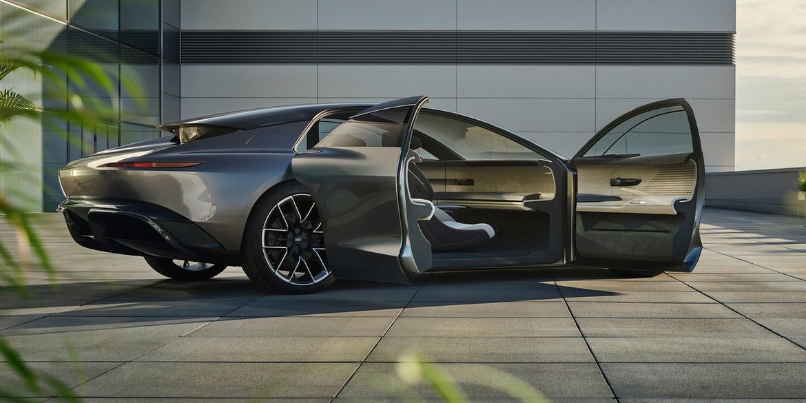 Audi показала представительский концепт Grandsphere