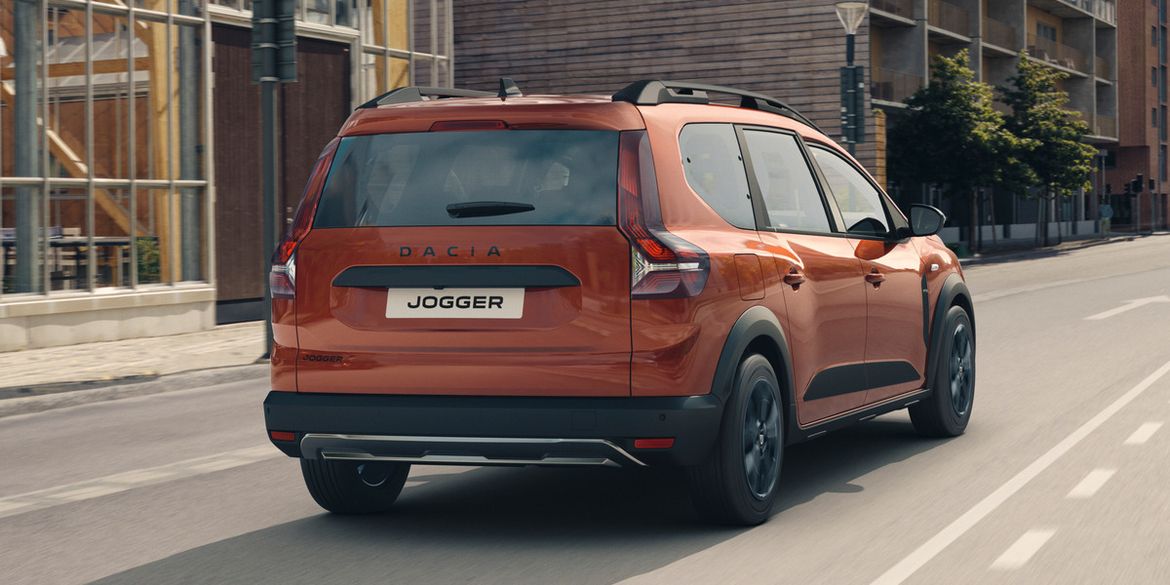 Dacia рассекретила семиместный универсал Jogger