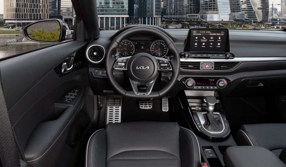 В России начались продажи обновленного Kia Cerato